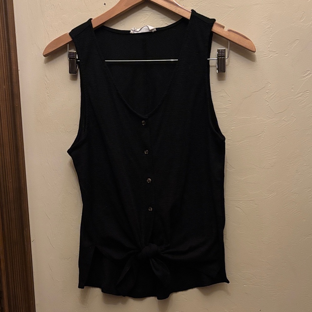 Double zero Tie up Textured black Tank! Large